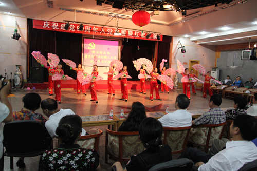 重溫紅色記憶，唱響時(shí)代強(qiáng)音——紀(jì)念建黨九十周年入黨宣誓暨紅歌人人唱優(yōu)秀節(jié)目匯演活動(dòng)策劃方案